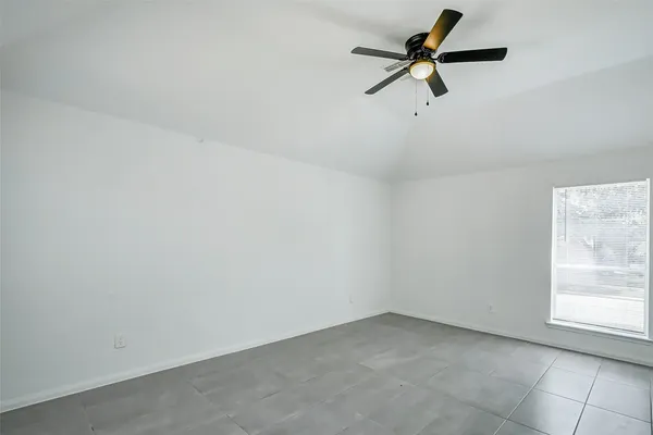 $2,100 | 15806 Land View Drive, Houston, TX 77073
