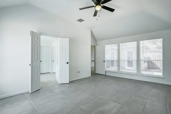 $2,100 | 15806 Land View Drive, Houston, TX 77073