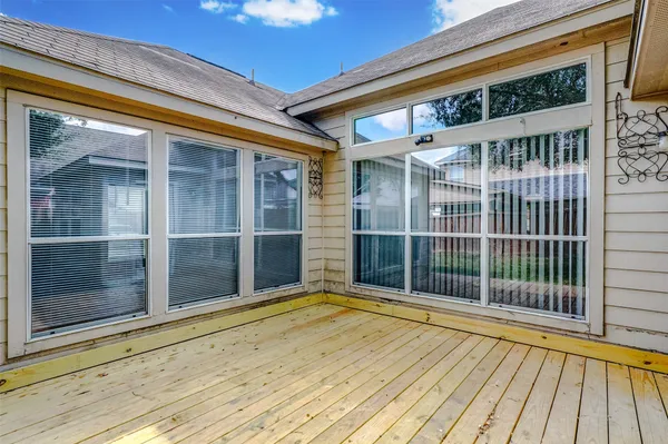 $2,100 | 15806 Land View Drive, Houston, TX 77073