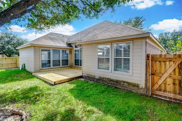 $2,100 | 15806 Land View Drive, Houston, TX 77073