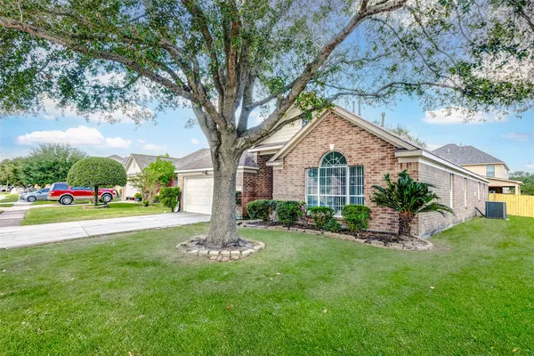 $2,100 | 15806 Land View Drive, Houston, TX 77073