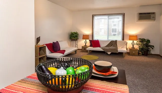 $742 | 1425 North 11th Avenue East, Newton, IA 50208