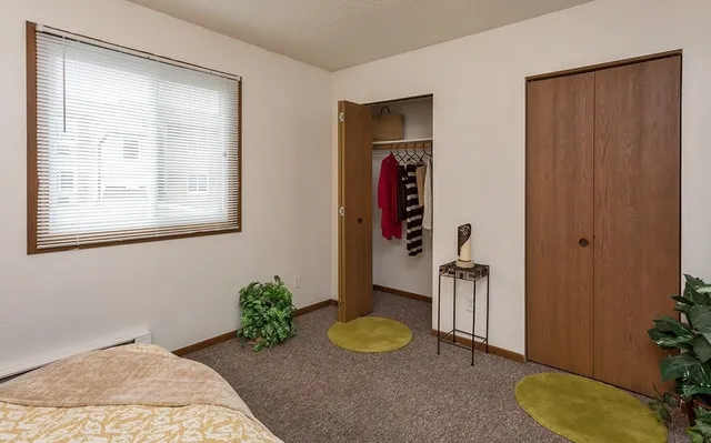 $742 | 1425 North 11th Avenue East, Newton, IA 50208