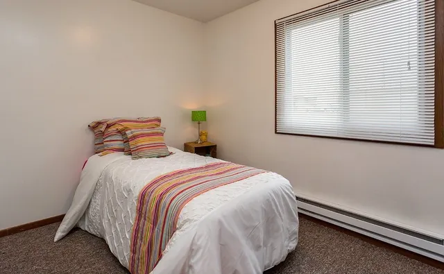 $742 | 1425 North 11th Avenue East, Newton, IA 50208