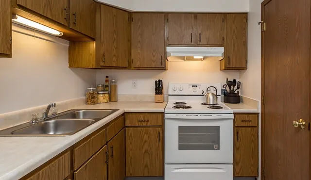 $742 | 1425 North 11th Avenue East, Newton, IA 50208