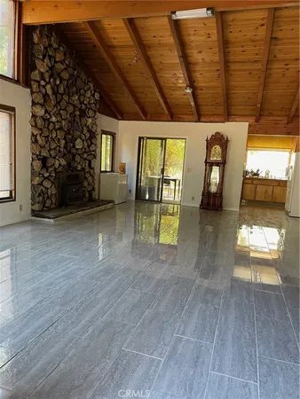 a view of livingroom with furniture
