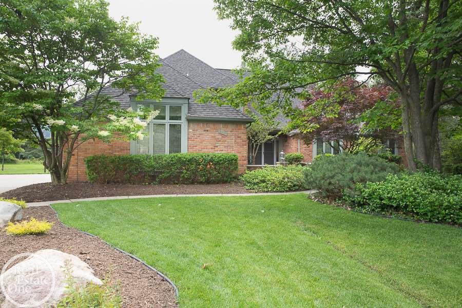 1915 Independence Court Rochester Hills, MI 48306 - Photo 2 of 33