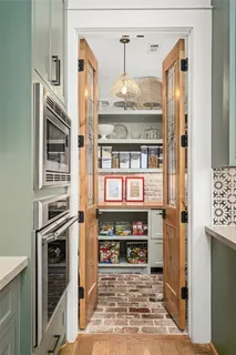 $2,300,000 | 3758 Drummond Street, Houston, TX 77025