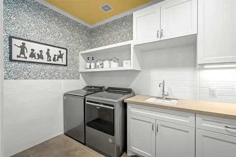 $2,300,000 | 3758 Drummond Street, Houston, TX 77025