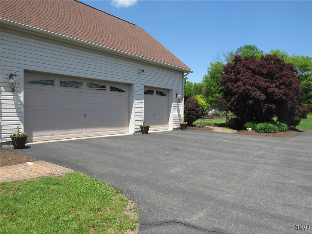 110 Ridgeview Drive Lehighton, PA 18235 - Photo 3 of 49 Gallery Image 3