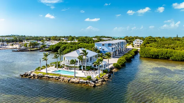 $3,900,000 | 48 East Playa Largo Boulevard, Key Largo, FL 33037