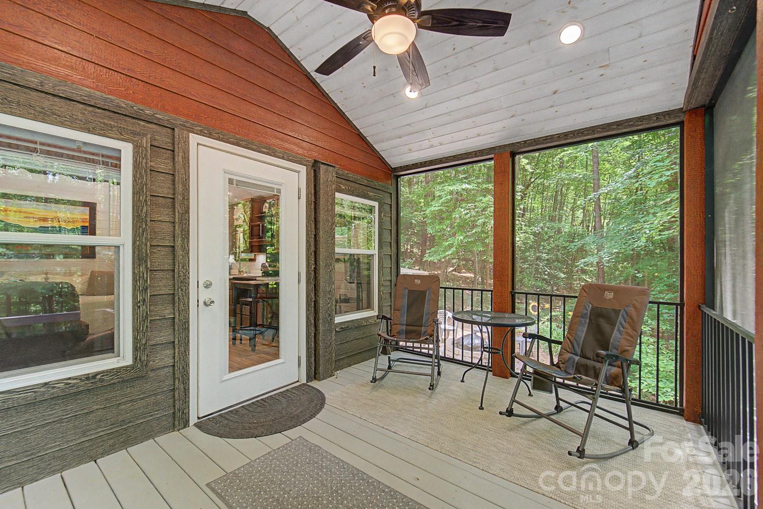 243 Jonquil Wds Road Franklin, NC 28734 - Photo 3 of 48