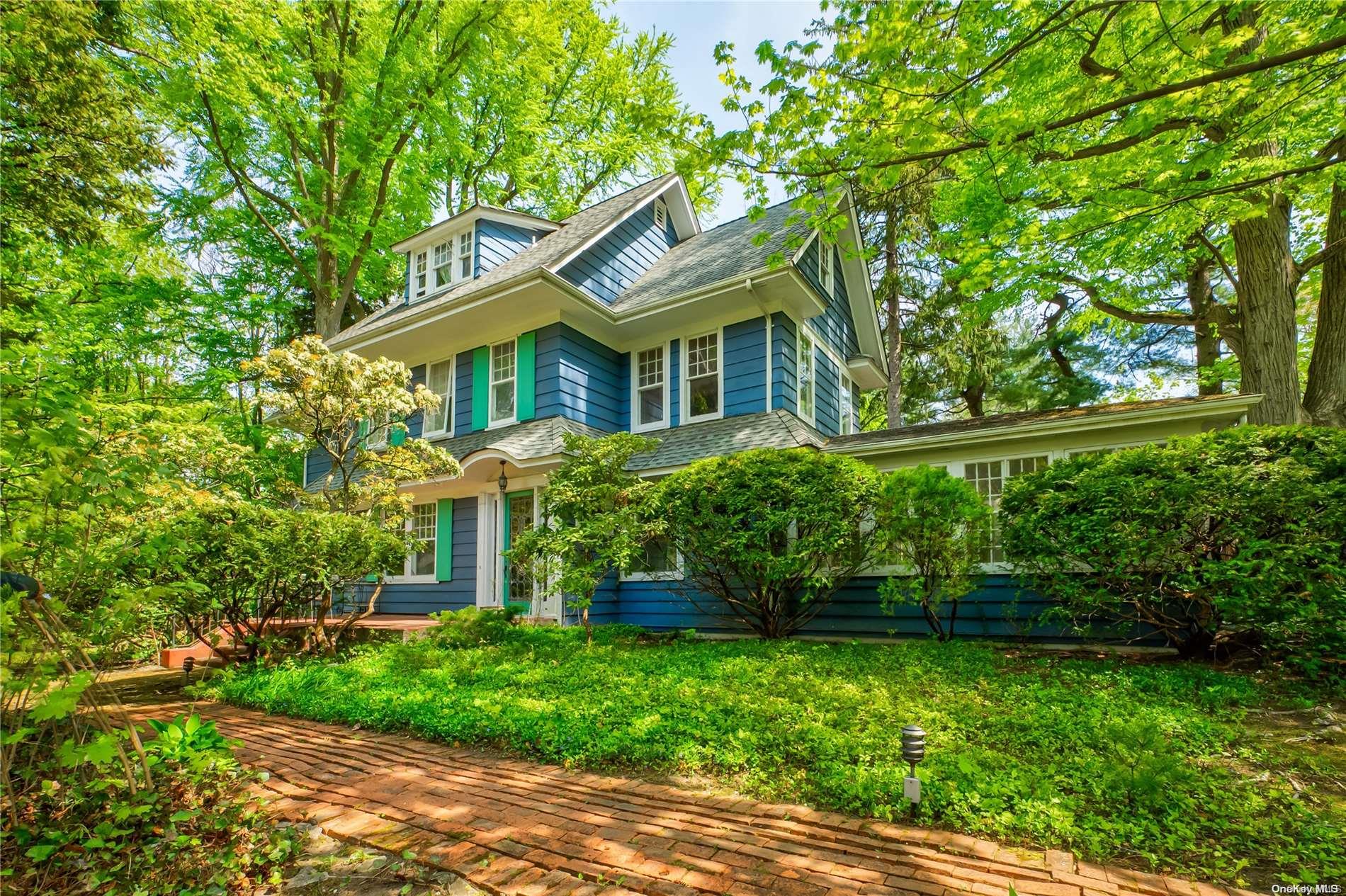 3 Huntington Road Port Washington, NY 11050 - Photo 1 of 1 FRONT
