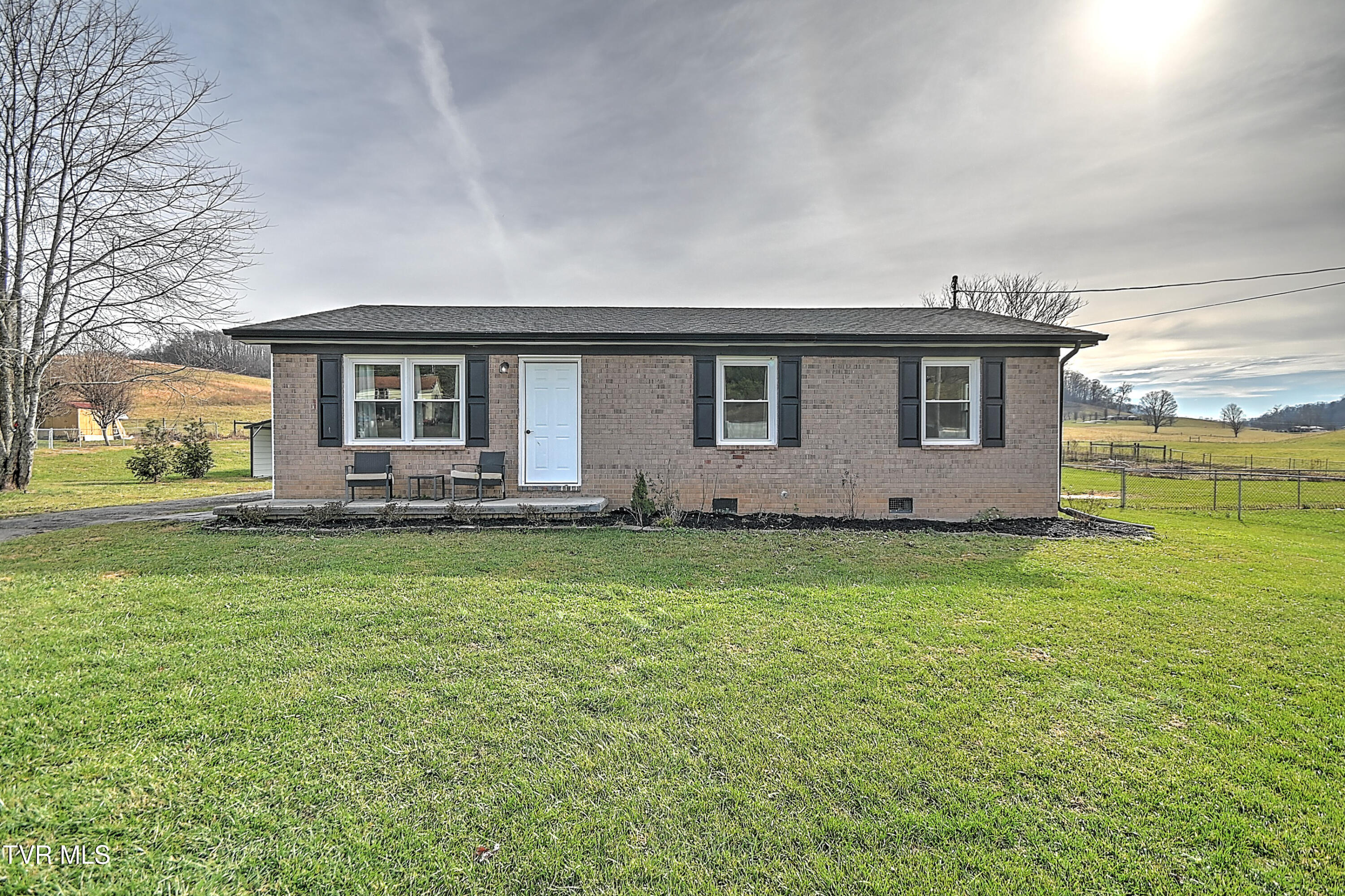 8796 Rich Valley Road Bristol, VA 24202 - Photo 2 of 33 8796 Rich Valley CS-2