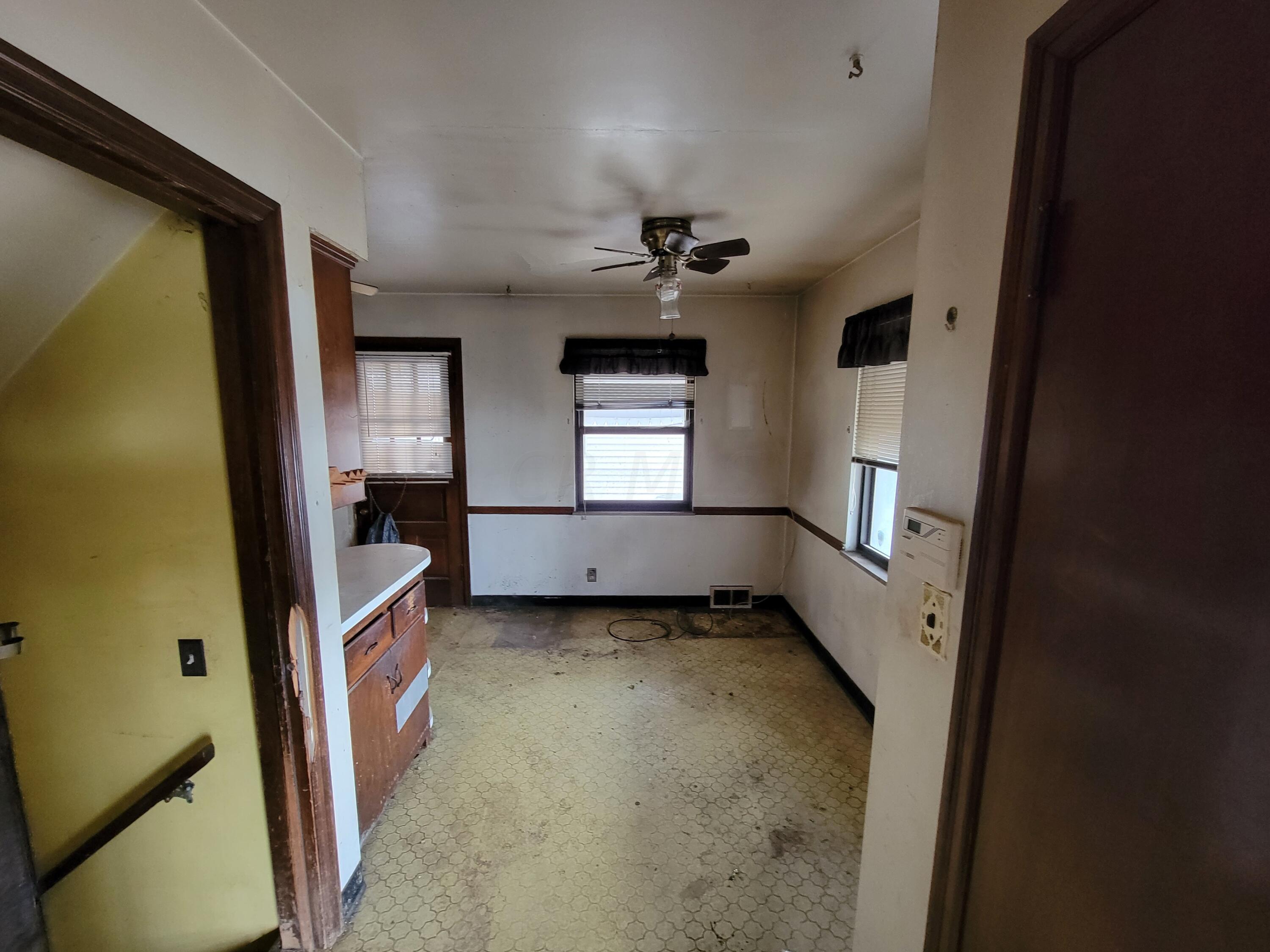 1793 Lockbourne Road Columbus, OH 43207 - Photo 26 of 43 Kitchen