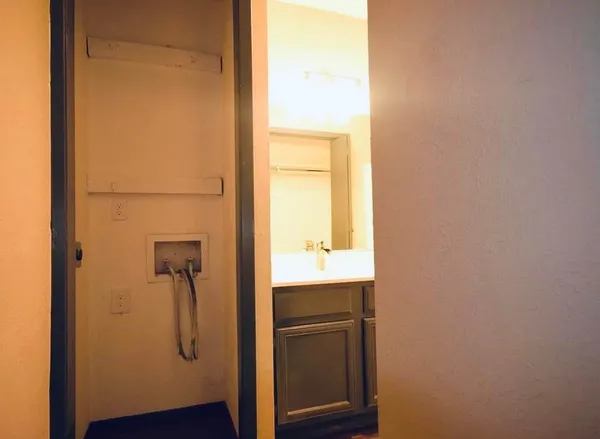 $1,000 | 9696 Walnut Street, Unit 2012, Dallas, TX 75243