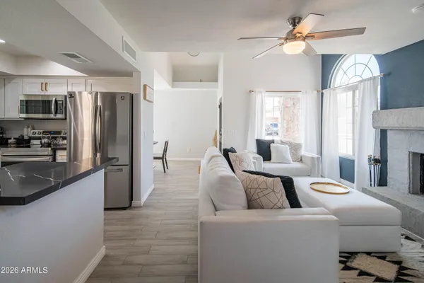 $3,400 | 10615 North 63rd Drive, Glendale, AZ 85304