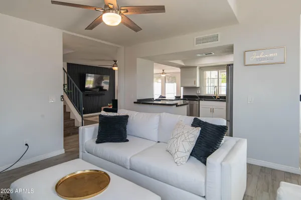 $3,400 | 10615 North 63rd Drive, Glendale, AZ 85304