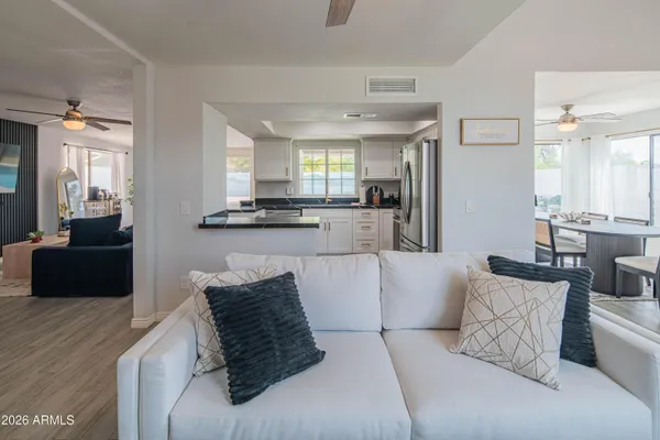 $3,400 | 10615 North 63rd Drive, Glendale, AZ 85304