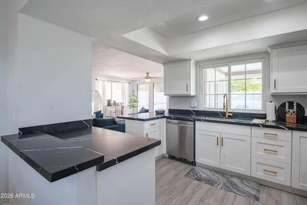 $3,400 | 10615 North 63rd Drive, Glendale, AZ 85304