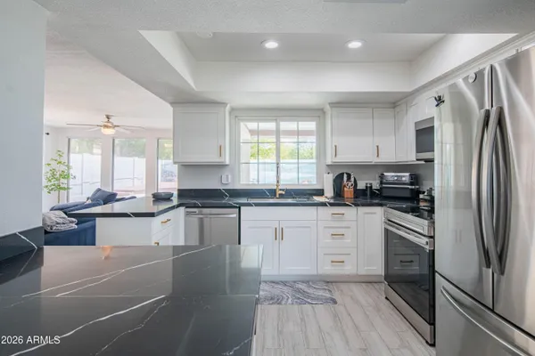 $3,400 | 10615 North 63rd Drive, Glendale, AZ 85304