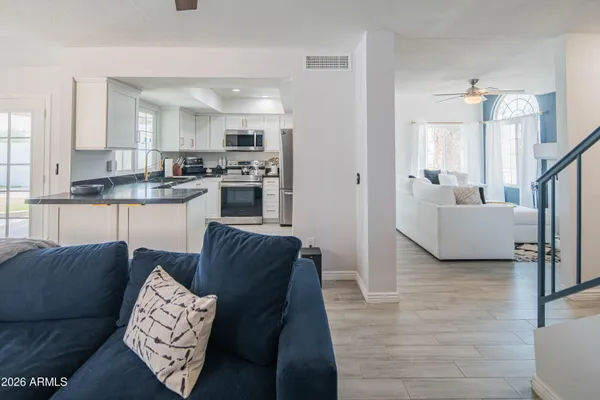 $3,400 | 10615 North 63rd Drive, Glendale, AZ 85304