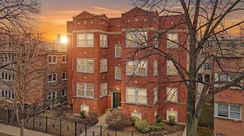 $325,000 | 121 Callan Avenue, Unit 3S, Evanston, IL 60202