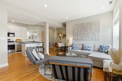 $325,000 | 121 Callan Avenue, Unit 3S, Evanston, IL 60202