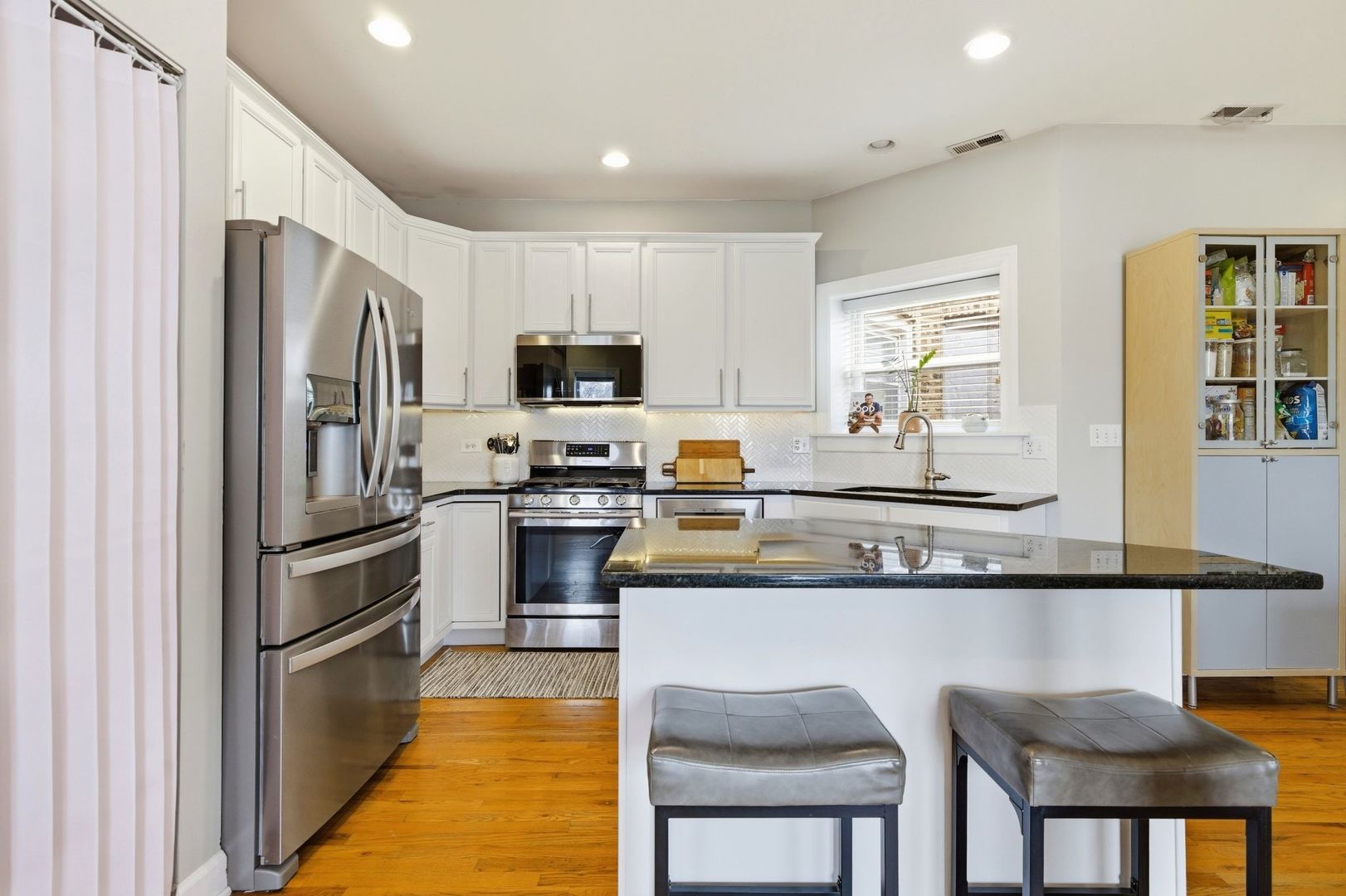 121 Callan Avenue, Unit 3S Evanston, IL 60202 - Photo 6 of 17