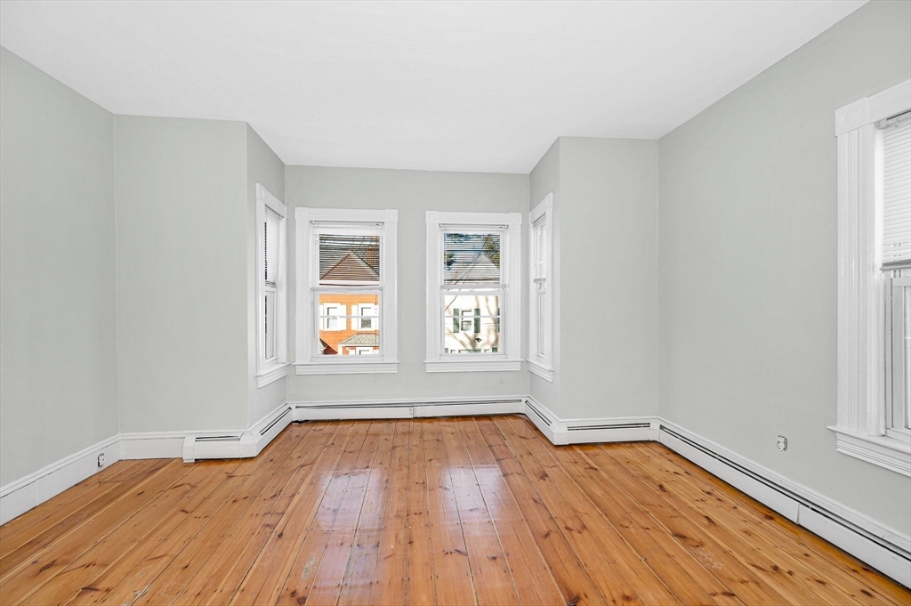339 Lincoln Street Lowell, MA 01852 - Photo 13 of 19