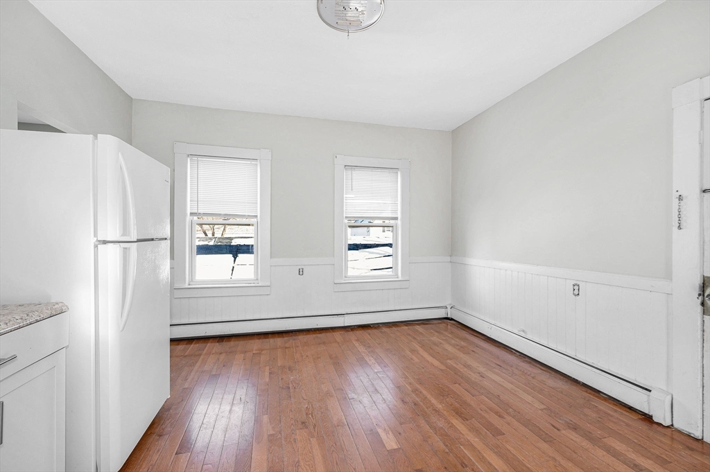339 Lincoln Street Lowell, MA 01852 - Photo 5 of 19