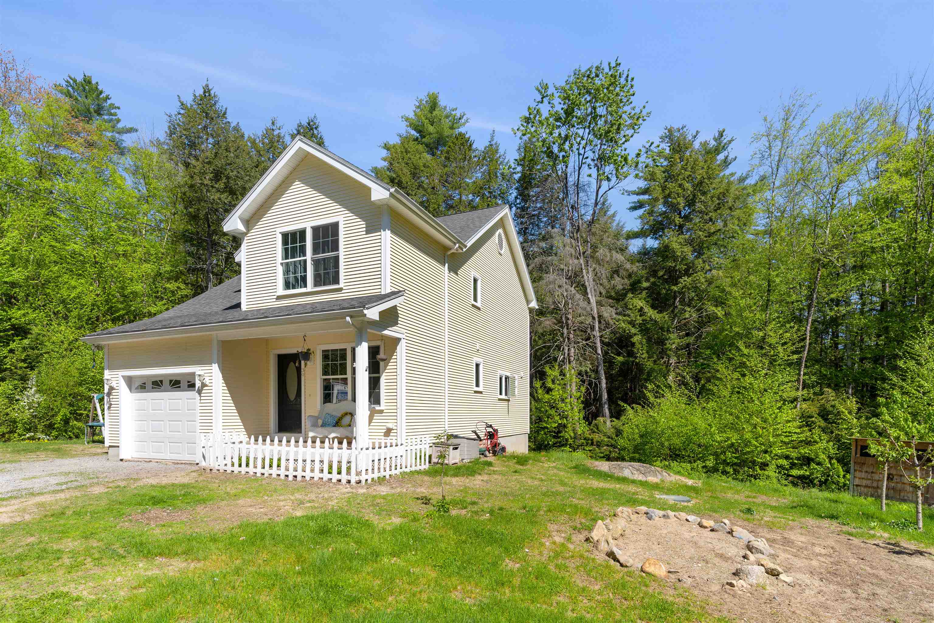39 Branch Road Weare, NH 03281 - Photo 3 of 36