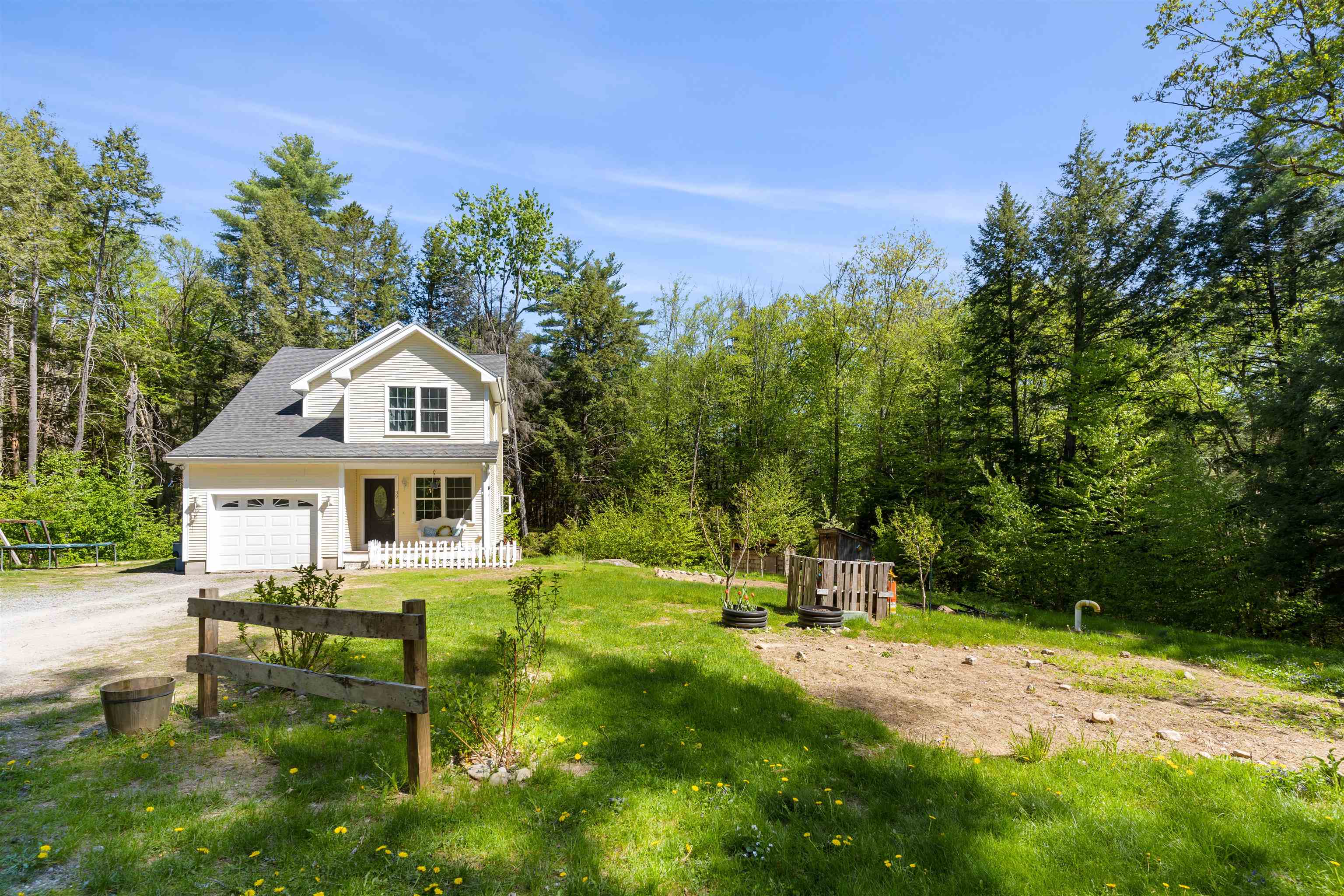 39 Branch Road Weare, NH 03281 - Photo 4 of 36