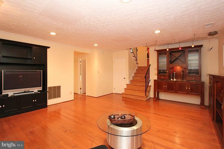 2515 Pegasus Lane Reston, VA 20191 - Photo 20 of 30 Family Room