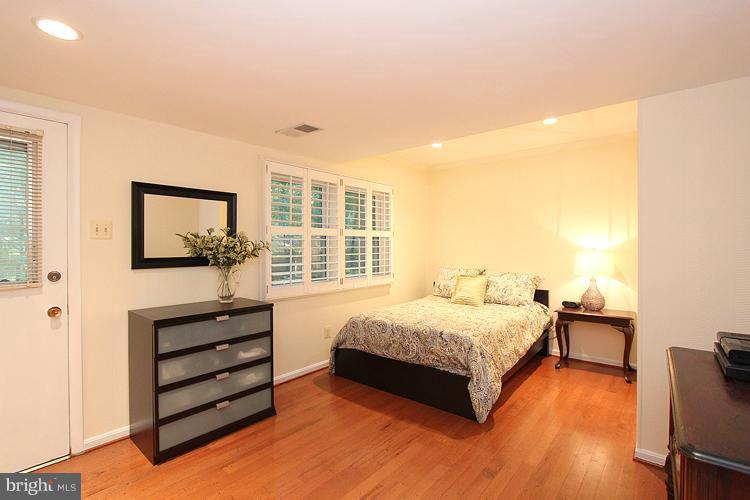 2515 Pegasus Lane Reston, VA 20191 - Photo 22 of 30 Bedroom
