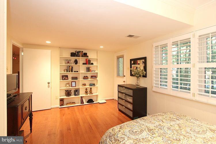 2515 Pegasus Lane Reston, VA 20191 - Photo 23 of 30 Bedroom