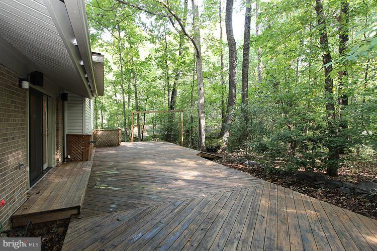 2515 Pegasus Lane Reston, VA 20191 - Photo 29 of 30 Exterior (Rear)