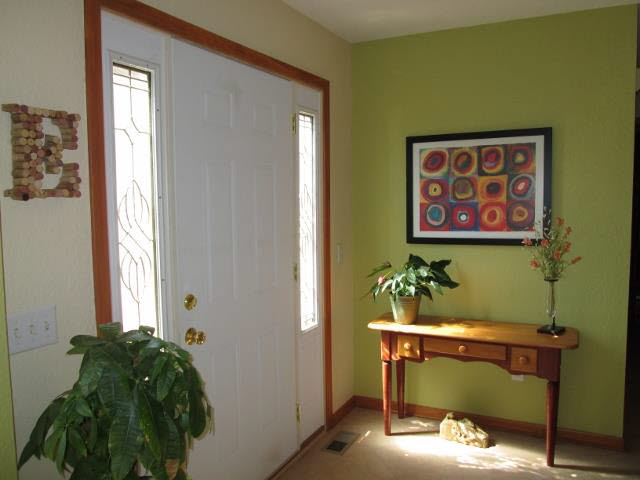 2409 Sandpiper Road Lambertville, MI 48144 - Photo 4 of 20 Foyer