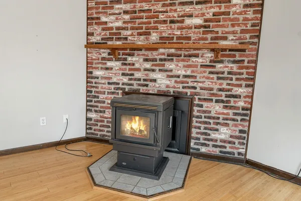 $329,900 | 1 Stonegate Lane, Derry, NH 03038