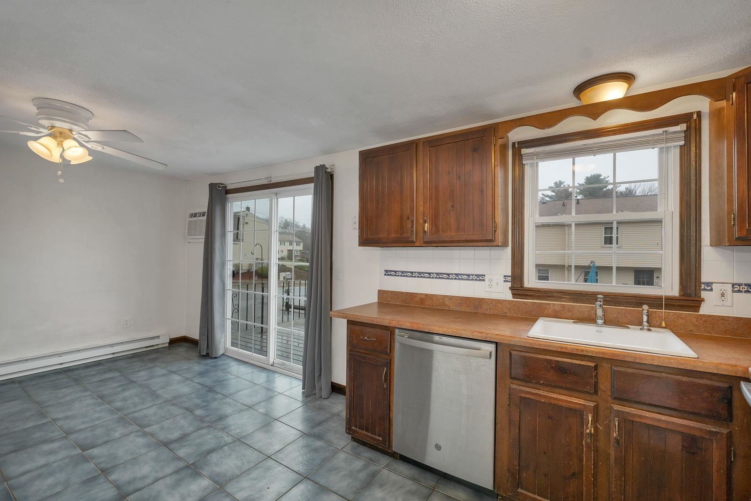 1 Stonegate Lane Derry, NH 03038 - Photo 17 of 42