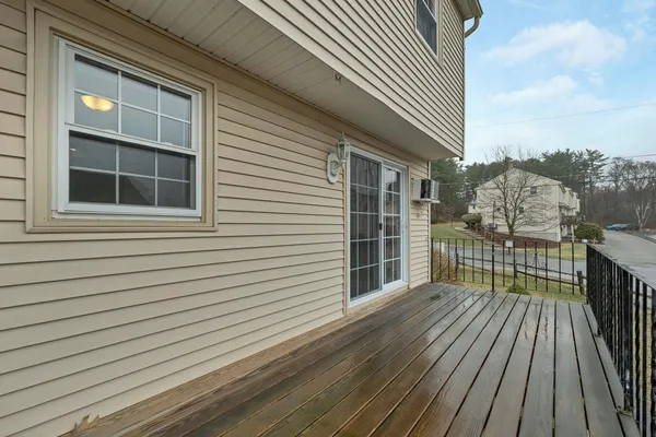 $329,900 | 1 Stonegate Lane, Derry, NH 03038