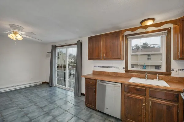 $329,900 | 1 Stonegate Lane, Derry, NH 03038