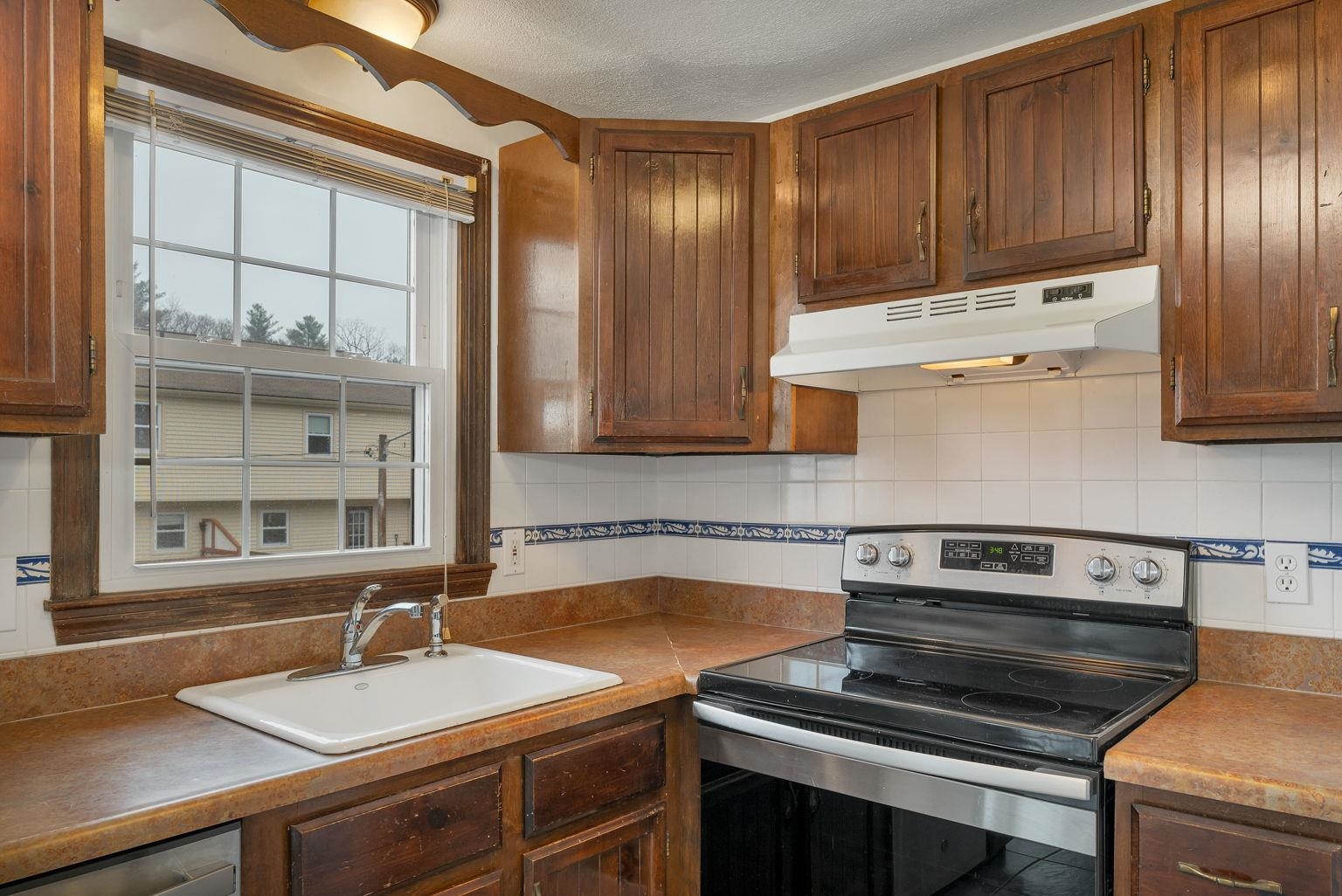 1 Stonegate Lane Derry, NH 03038 - Photo 23 of 42