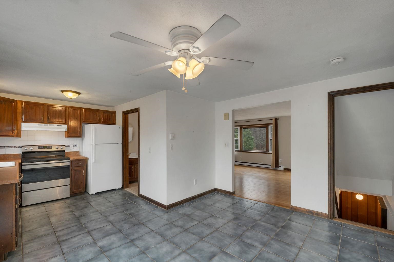 1 Stonegate Lane Derry, NH 03038 - Photo 24 of 42