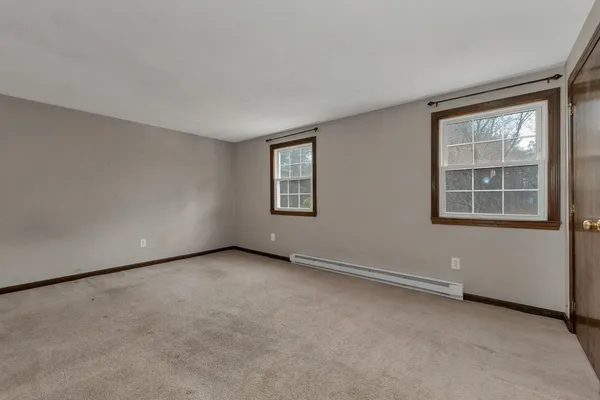 $329,900 | 1 Stonegate Lane, Derry, NH 03038