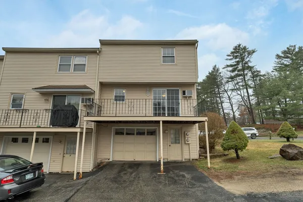 $329,900 | 1 Stonegate Lane, Derry, NH 03038