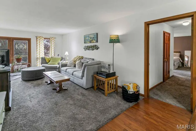 $460,000 | 6409 Sunny Lane, Moro, IL 62067