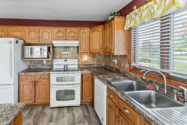 $460,000 | 6409 Sunny Lane, Moro, IL 62067