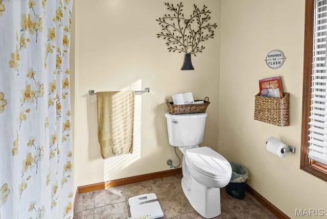 $460,000 | 6409 Sunny Lane, Moro, IL 62067