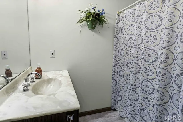 $460,000 | 6409 Sunny Lane, Moro, IL 62067